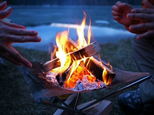 ☆焚火の炎で思い出作り♪焼きマシュマロセット付きグランピングファイヤーを楽しもう！